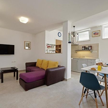 Вілла Smuketa In Trogir Haus Fuer 4 Personen Екстер'єр фото