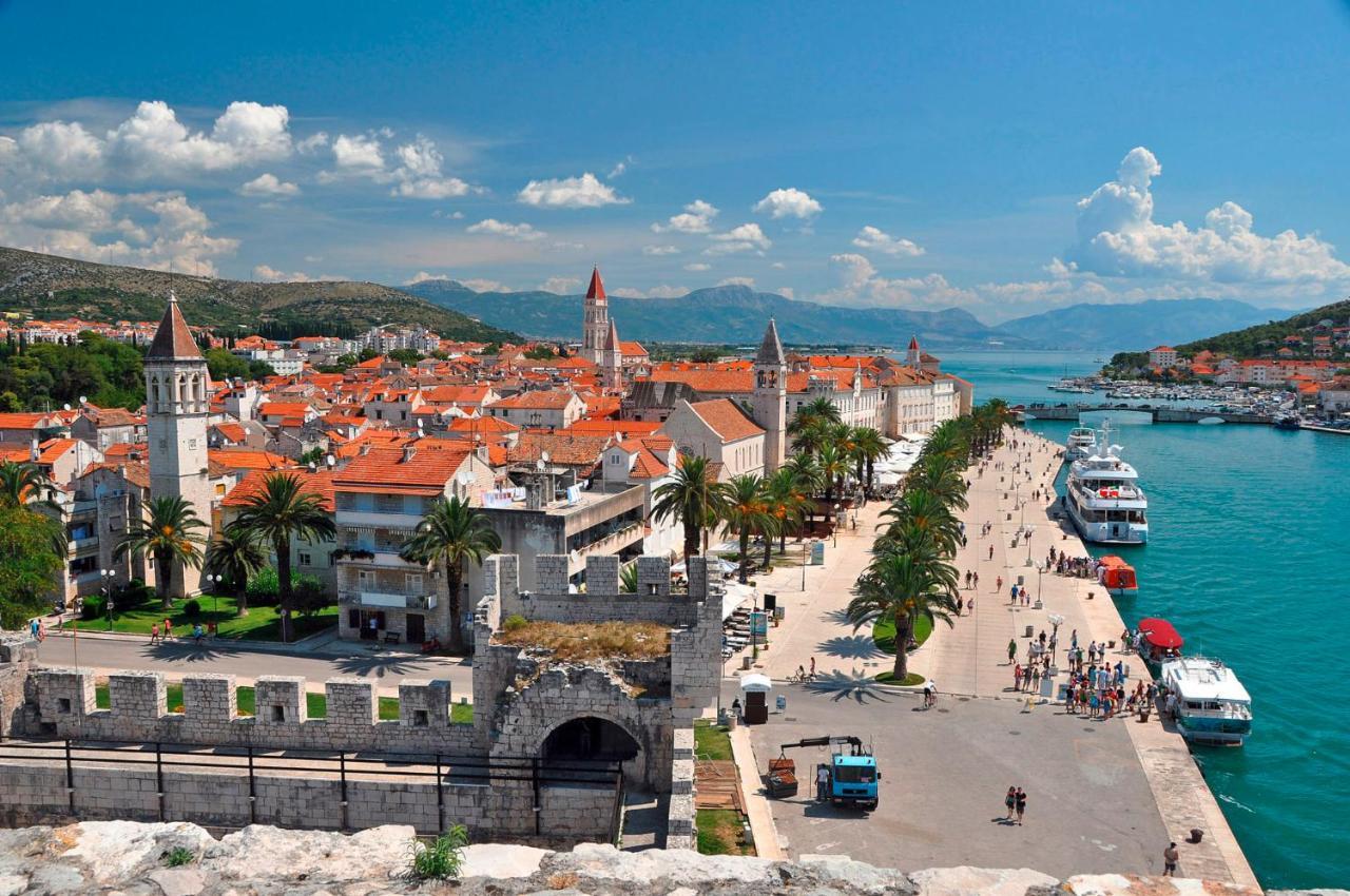 Вілла Smuketa In Trogir Haus Fuer 4 Personen Екстер'єр фото