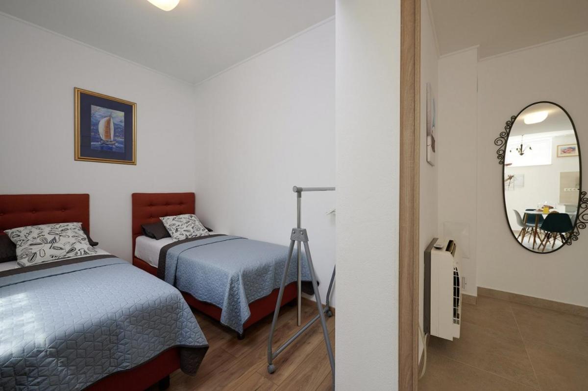 Вілла Smuketa In Trogir Haus Fuer 4 Personen Екстер'єр фото